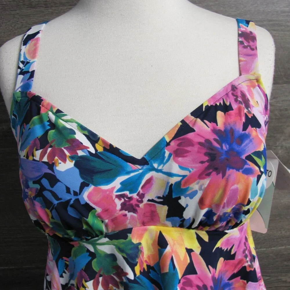 SWIM‎ SOLUTIONS LADIES SWIMSUIT TOP NWT